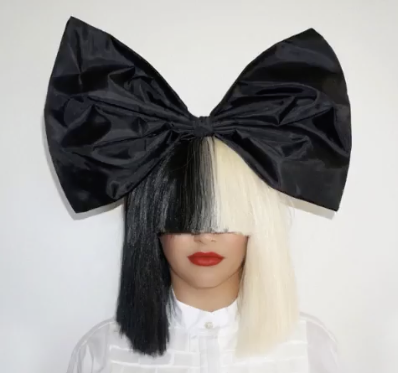 От Кайли Дженнер до Бейонсе: топ-5 звезд, которые любят носить парик